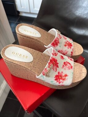 GUESS White Floral Cork Wedge Sandals with Pink/Red Flowers